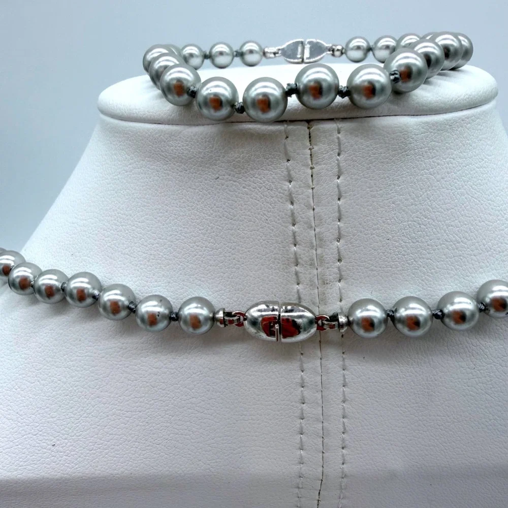 Vintage‎ Monet Gray Pearl Necklace & Bracelet Set Knotted Signed Silver Tone